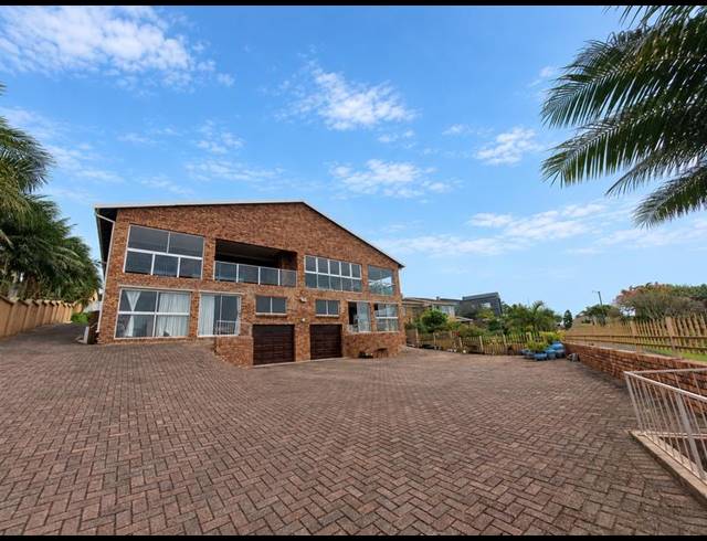 10 BEDROOM HOUSE FOR SALE IN MANABA BEACH